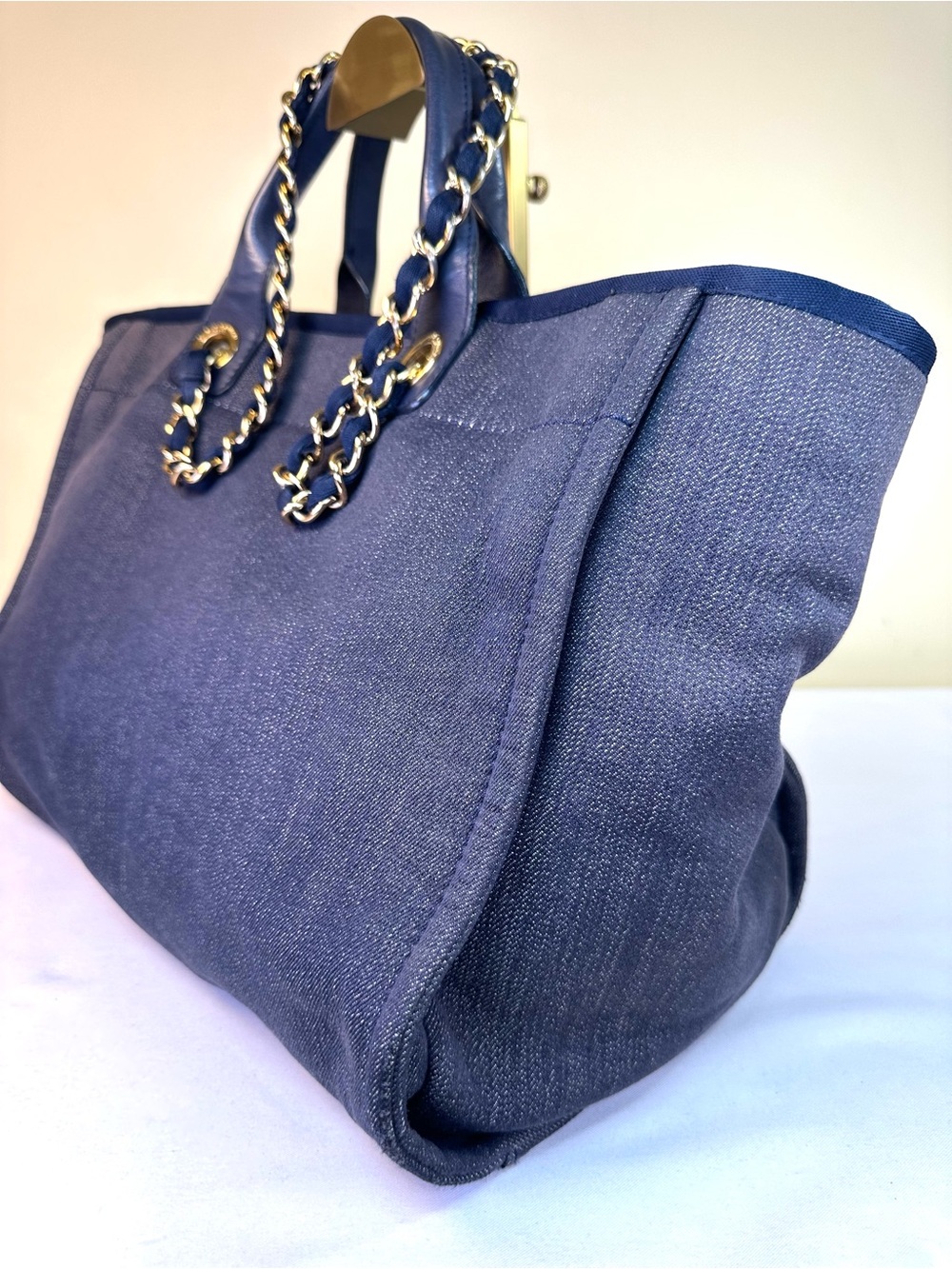 CHANEL Deauville Dark Denim & Navy Leather MM Tote Sticker #17 2012-13 GHW COA - Picture 9 of 17